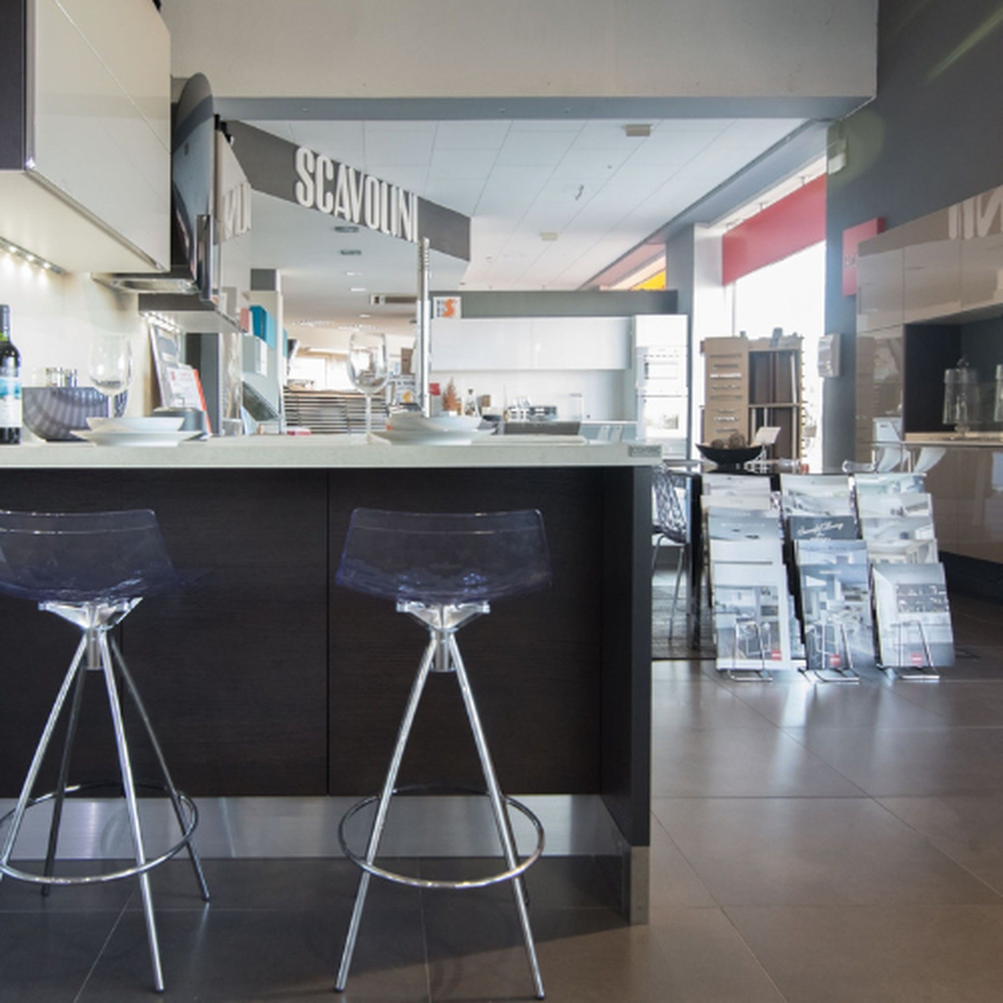 magasin de meubles de cuisine