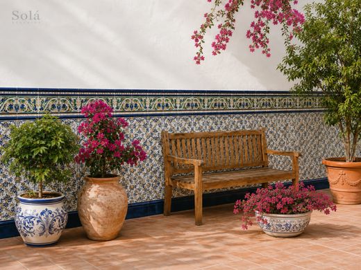 Azulejo andaluz para pared: consejos para elegirlo según el espacio