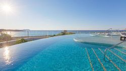 Modelos de gresite para piscinas