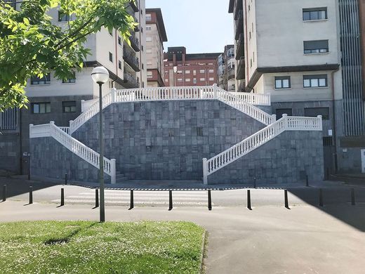 Klasyczna tralka Neapol