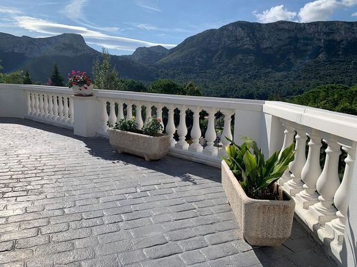 Classic baluster Versailles