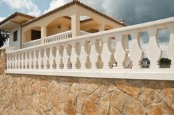 Płaska półpolerowana tralka Marbella Verniprens