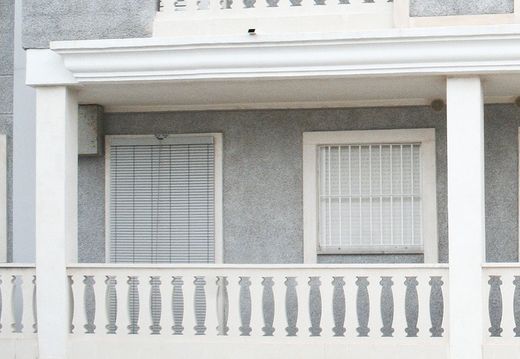 Półpolerowana płaska tralka Roma Verniprens