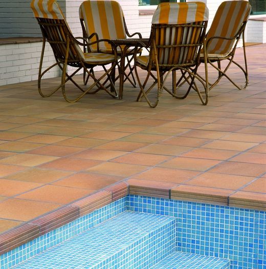 Wytłaczane pudełko z kamionki 31,4x31,4