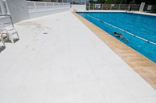 Loja White Flooring Box 50x50 4 pieces 1m2 / Verniprens box