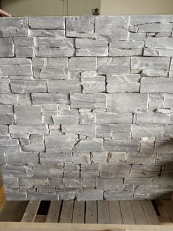 Grå medeltida naturstenslåda 0,33m2 Piedras de Galicia