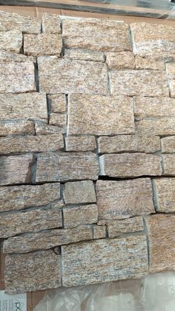 Gul Vild Medeltida Naturstenslåda 0,33m2 Piedras de Galicia