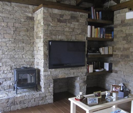 Gul Vild Medeltida Naturstenslåda 0,33m2 Piedras de Galicia