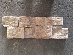 Gul Vild Medeltida Naturstenslåda 0,33m2 Piedras de Galicia