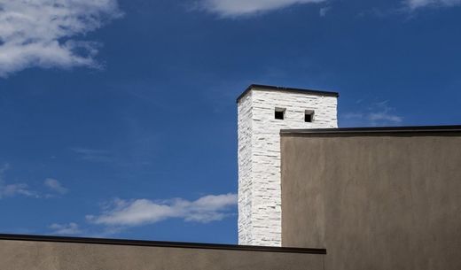 Vormontierte Natursteinbox Polar White Linear 0,48 m2 Piedras de Galicia