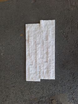 Vormontierte Natursteinbox Polar White Linear 0,48 m2 Piedras de Galicia