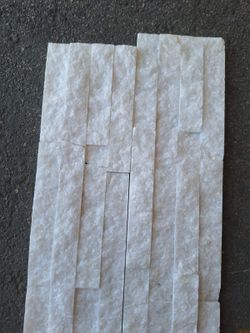 Vormontierte Natursteinbox Polar White Linear 0,48 m2 Piedras de Galicia