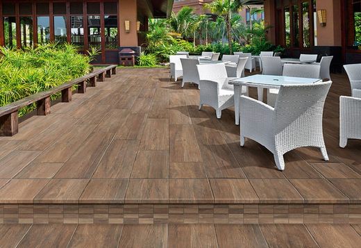 Caja Porcelanico Antideslizante Tech Retiro park 21x89.5 1.13m2 4 piezas/Caja Natucer