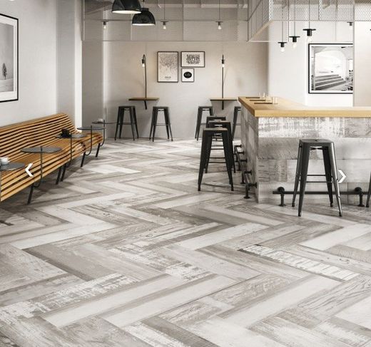 Vitt porslinslåda i kritalkvitt 25X100 1,74m2 / låda - 7 delar Aparici-låda