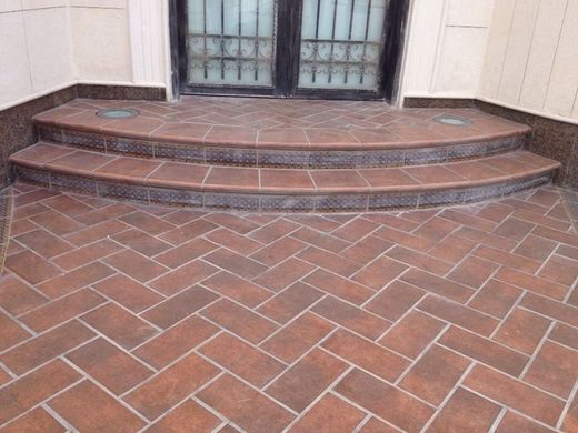 Caixa de Porcelana Mytho Rubino Antiderrapante 33x33 0.66m2/Gres Aragón Caixa