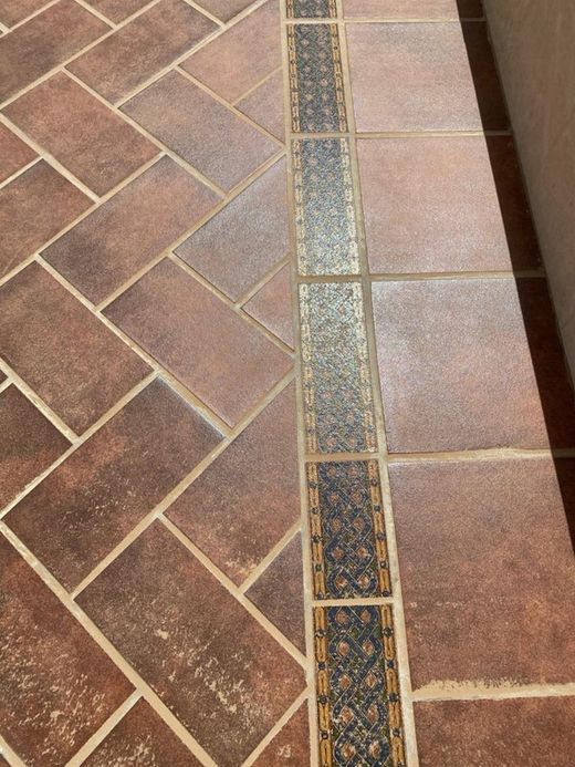 Caixa de Porcelana Mytho Rubino Antiderrapante 33x33 0.66m2/Gres Aragón Caixa