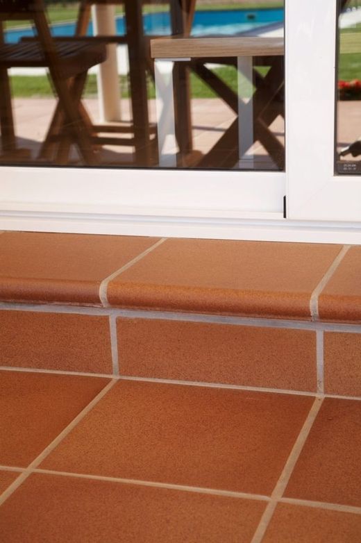 Scatola in porcellana naturale antiscivolo classica Mali 33x33 0,66m2/Gres Aragón scatola