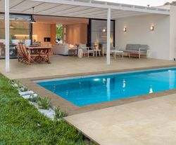 Pudełko porcelanowe antypoślizgowe Redstone Beżowe 33x60 cm 1,26m2 Keros