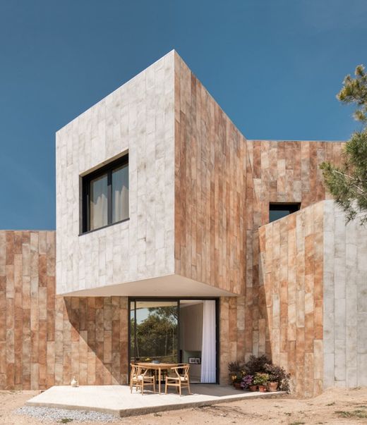 Terre Rosso Porseleinen Doos 25X100 1,74m2 / doos - 7 stuks Aparici doos