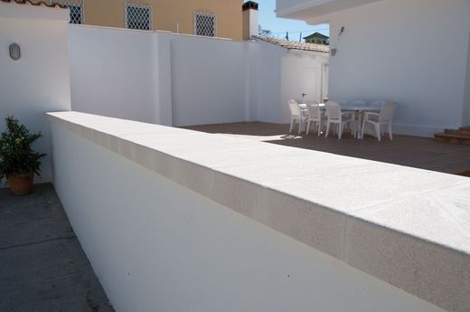 Verniprens Coronation väggbeklädnad