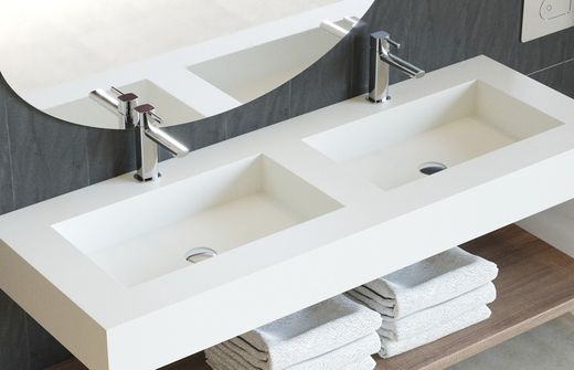 Encimera Solid con doble lavabo Inca centrado, faldon y soportes