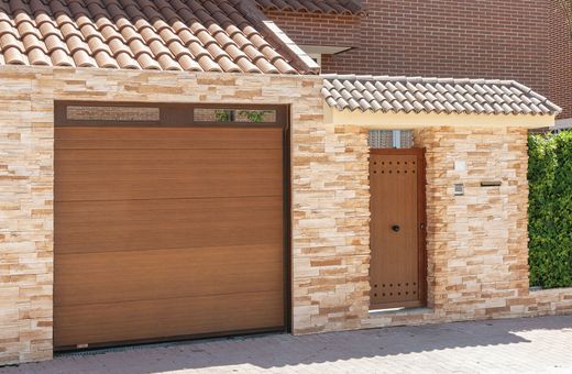 Cantonada sortint Malecón Avellana Verniprens