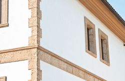 Cantonada sortint Mares Tosca Verniprens