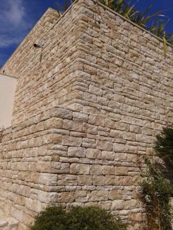 Piemonte Aneto utskjutande hörn