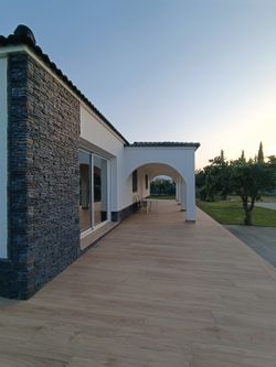 Προεξέχουσα γωνία της Santander Marengo Verniprens