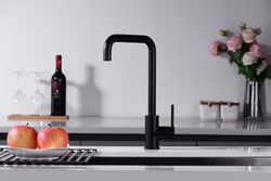 Grifo de cocina monomando Loira negro GCR004/NG Imex