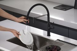 Robinet de lavabo Sena noir bec flexible orientable Réf.GCE022/NG Imex