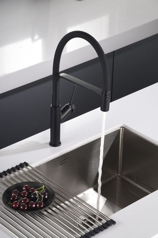 Robinet de lavabo Sena noir bec flexible orientable Réf.GCE022/NG Imex