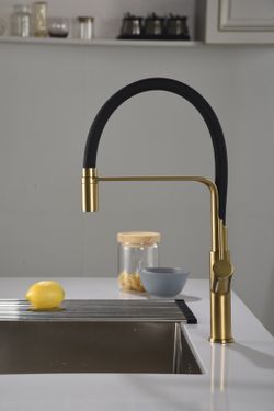 Robinet lavabo Sena noir + or brossé avec bec flexible orientable Réf.GCE022/OC Imex