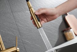 Wyciągana bateria kuchenna Berna szczotkowane złoto Nr ref. GCE026/OC Imex