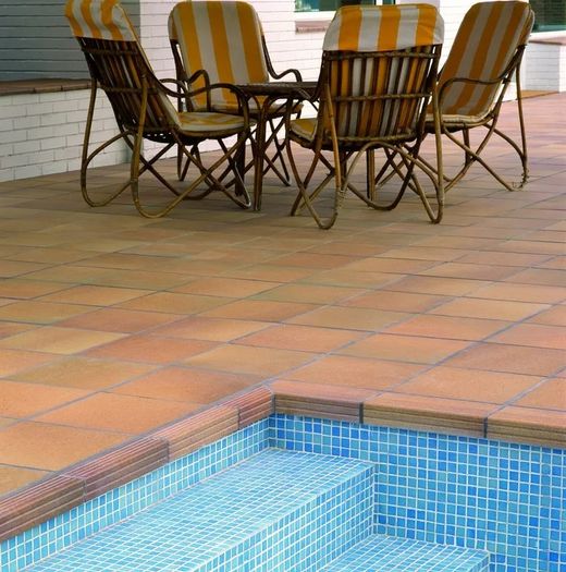 Pallet Gres Extrusionado Kinker 31,4x31,4x1,2 cm