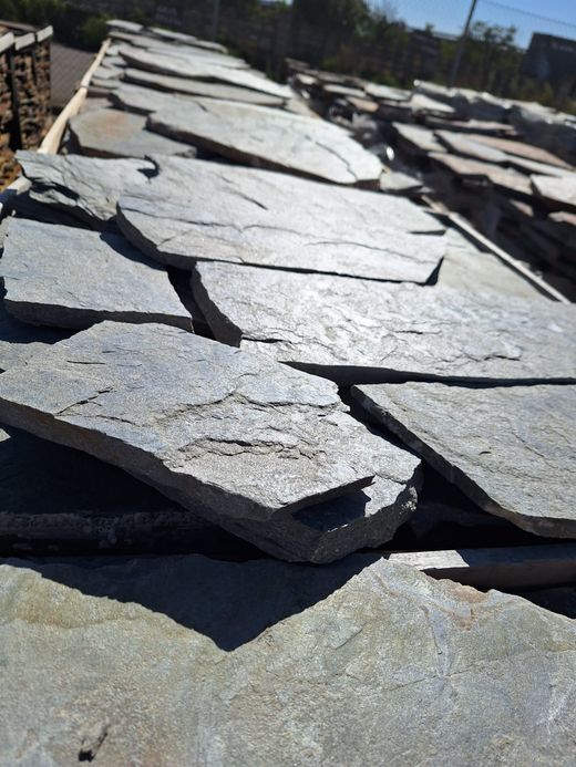 Παλέτα ακανόνιστη γκρι ανατολίτικη πλάκα χαλαζίτη