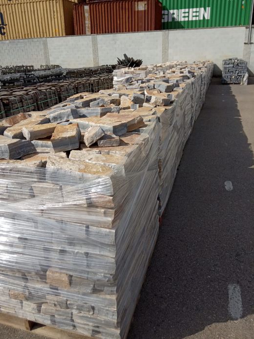 Palette Unregelmäßiges Steinmauerwerk Multicolor Piedras de Galicia