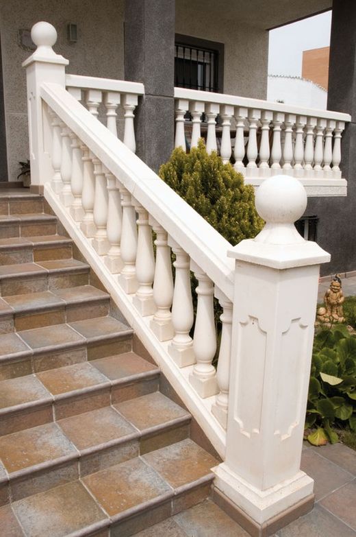 Poręcz z gniazdem Troya