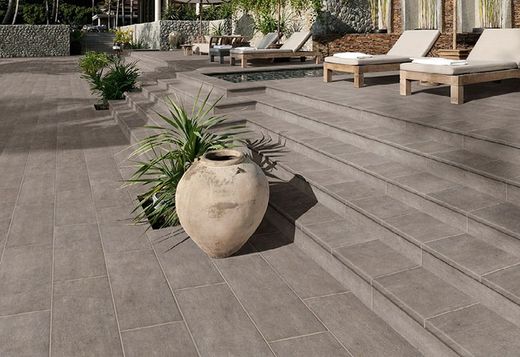 Gradino in porcellana antiscivolo 120x32x3 Tucson Iron Natucer