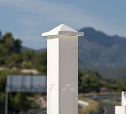 Klassisk egyptisk vit Verniprens auktion