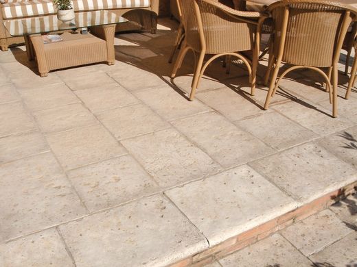 Amber Palace auction 5 x 42 x 50 cm Verniprens