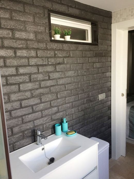 Płytki ścienne London Black 2x6,5x21cm Verniprens