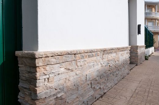 Malecón Torcaz Verniprens cladding